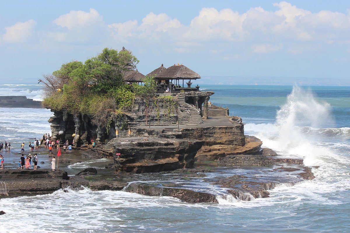 1200px-TanahLot_2014